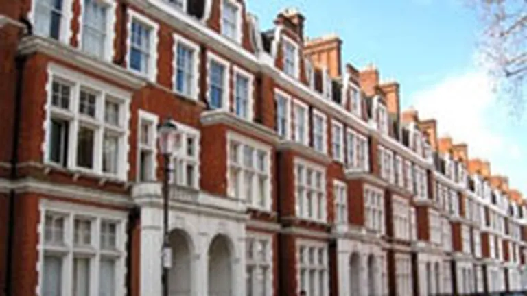 Bancherii din Londra vor cheltui doar 1 mld. lire din bonusurile salariale pe case