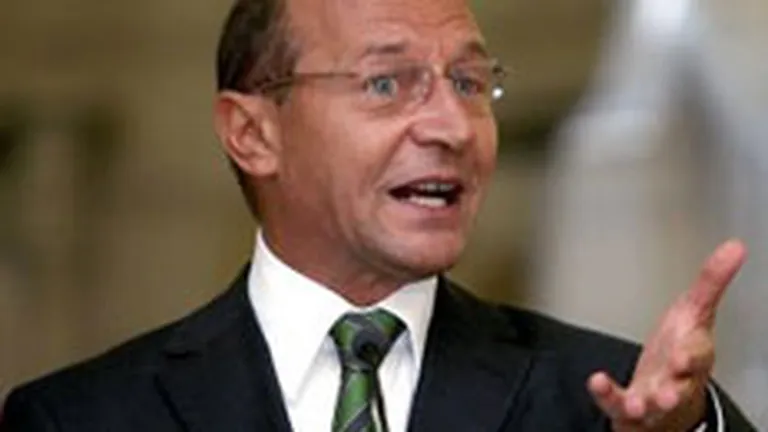 Basescu: Ponta este copilot, cum sa conduca o tara?