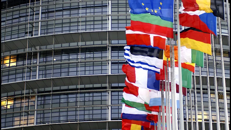 Comisia Europeana a sistat platile pentru Axa 2 a POR si cere verificarea tuturor contractelor incheiate