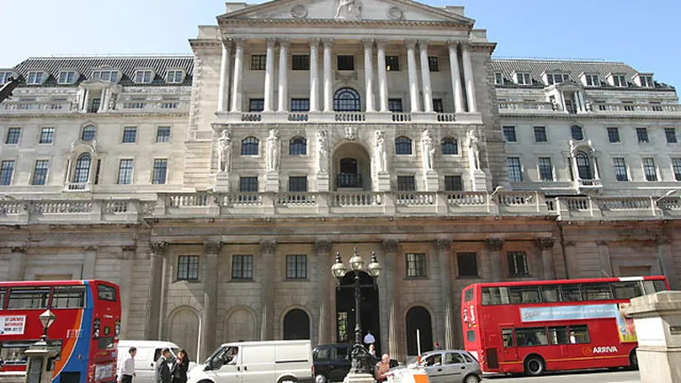 Banca Angliei mentine dobanda de politica monetara la minimul record de 0,5%