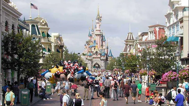 Ce nu stiai despre Disneyland: Vezi ce secrete ascunde lumea lui Mickey