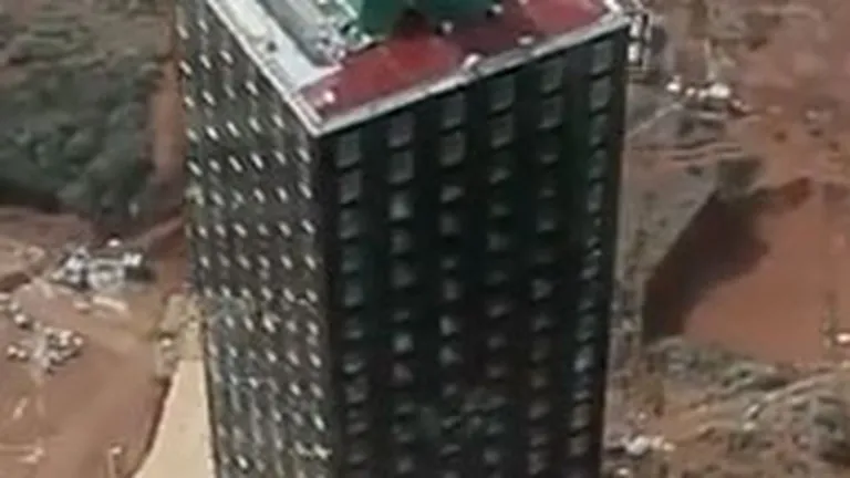 Chinezii au construit in 15 zile un hotel de 30 de etaje (VIDEO)