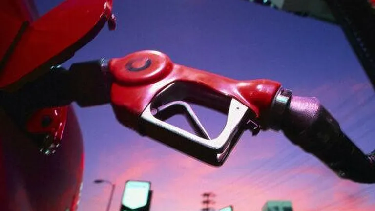 Amenda istorica pentru benzinari, o diversiune pentru public?