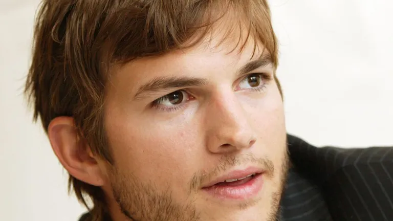 Ashton Kutcher, in rolul lui Steve Jobs intr-un film de Hollywood