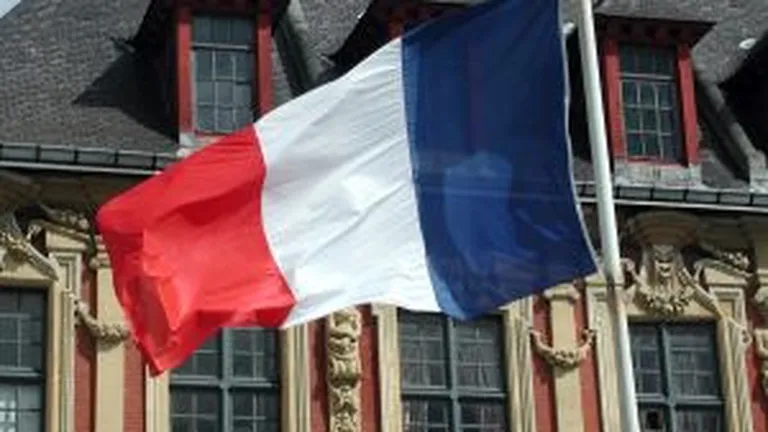 Sectiile de vot din Franta s-au deschis. Hollande poate deveni primul presedinte socialist din ultimii 17 ani