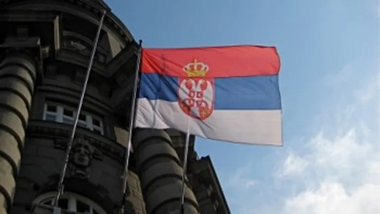 Alegeri generale in Serbia. Pentru prima data din 1990, economia e mai importanta decat criza din Kosovo