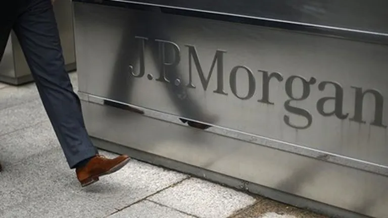 Fitch retrogradeaza ratingul bancii JP Morgan