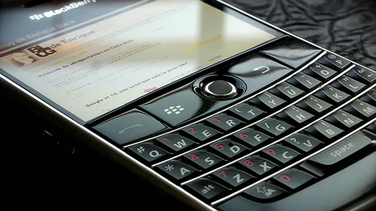Producatorul Blackberry face 5.000 de concedieri si amana lansarea BB10