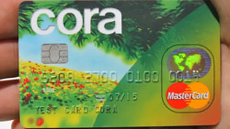 UniCredit Tiriac Bank si Cora au lansat un card de credit co-brand. Cati clienti asteapta
