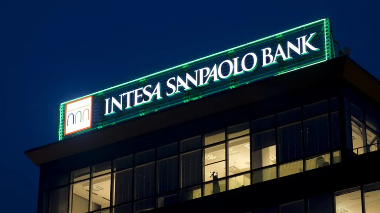 Intesa Sanpaolo Bank a fuzionat cu CR Firenze Romania