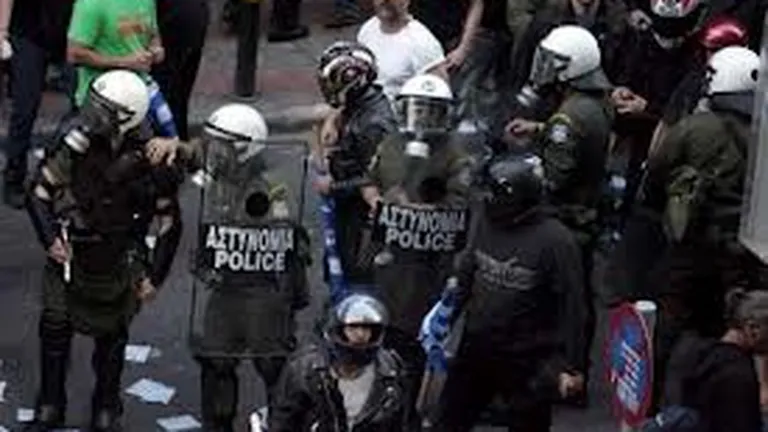 Violente la Atena in timpul vizitei lui Merkel