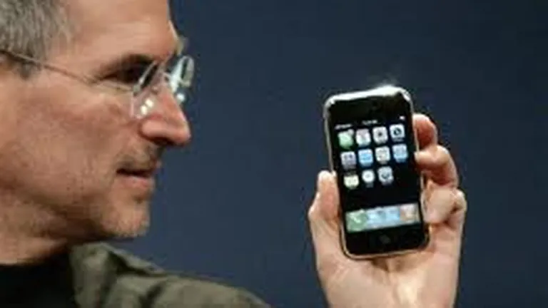 Apple simte absenta lui Steve Jobs. L-au facut pe cumparator sa para prost