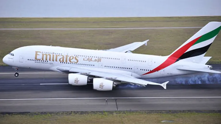 Un avion al companiei Emirates s-a intors din drum din cauza unei defectiuni la un motor