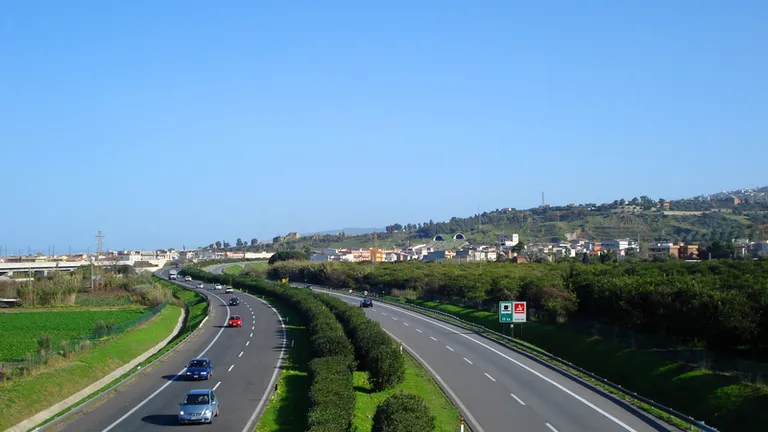 Cum se circula pe cea mai noua autostrada din Romania (Video)