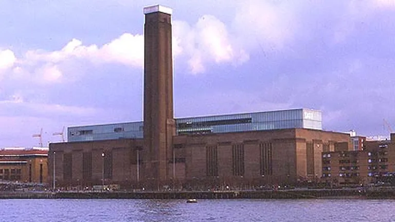 Muzeul Tate Modern din Londra, vizitat in 2012 de un numar record de turisti