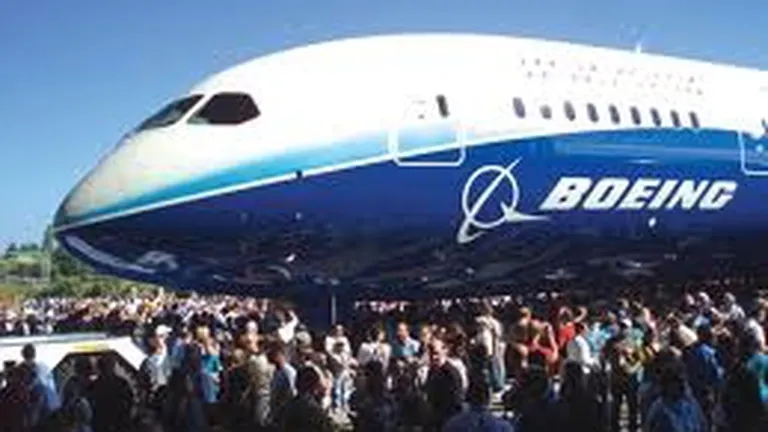 Boeing 787 Dreamliner, un avion cu probleme: Aproape jumatate din noile aeronave, retinute la sol