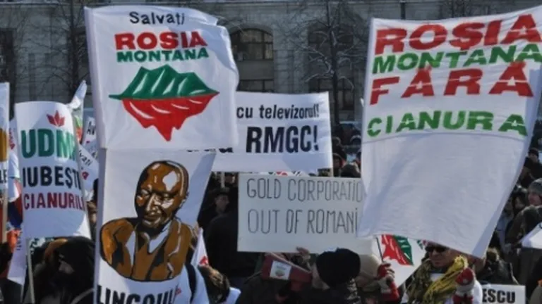 Protest la CNA impotriva proiectului Rosia Montana