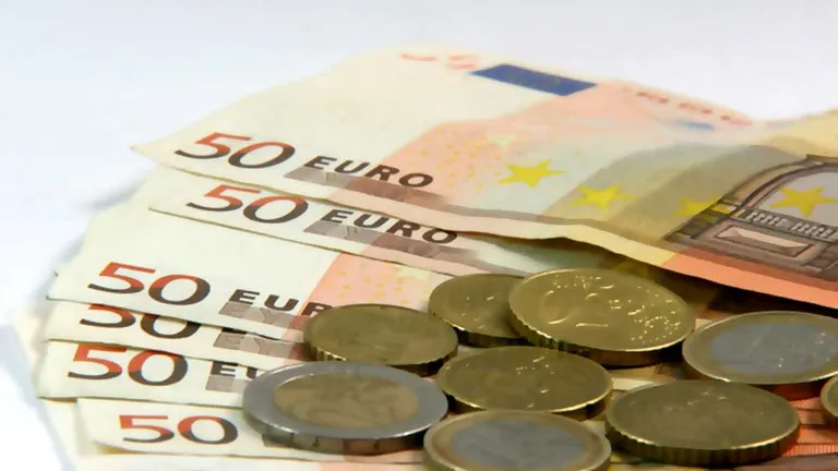Ciprul a limitat suma cash la iesirea din tara la 1.000 euro de persoana