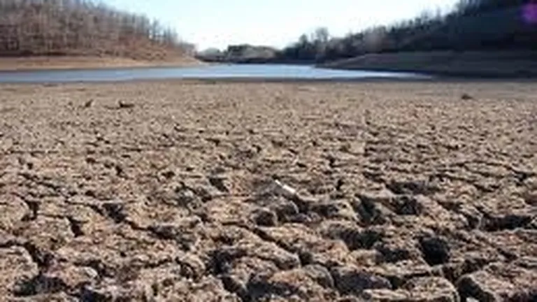 Suprafata de terenuri irigate in caz de seceta s-ar putea dubla in acest an