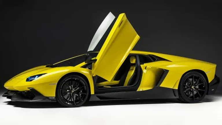 Lamborghini lanseaza seria limitata Aventador LP 720-4 50°