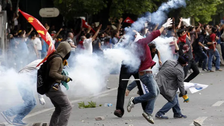 Manifestatiile impotriva guvernului turc continua la Istanbul