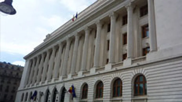Bloomberg: Romania ar putea reduce luni dobanda cheie la minimul record de 5%