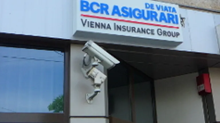 10 angajati ai BCR Asigurari de Viata sunt retinuti in cazul de evaziune