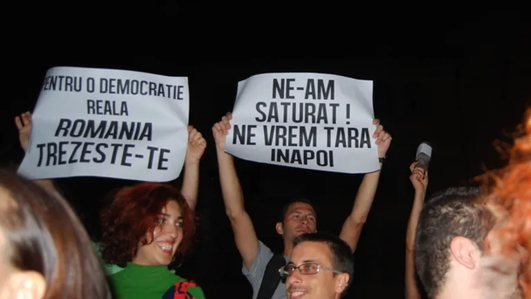 Protestatarii Rosia Montana, tot mai inventivi: De la galagia peturilor la concerte improvizate (Fotoreportaj)