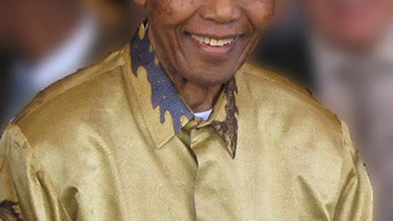A murit fostul presedinte sud-african Nelson Mandela, la varsta de 95 de ani