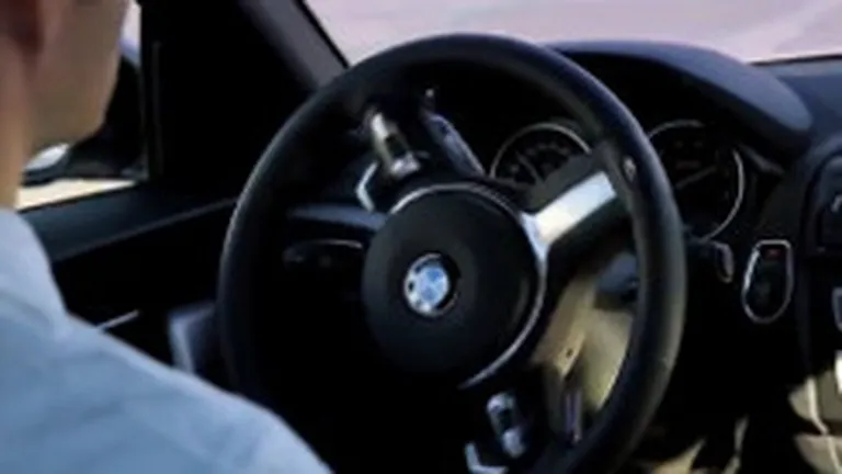BMW a lansat la targul CES 2014 masina care se conduce singura (Video)
