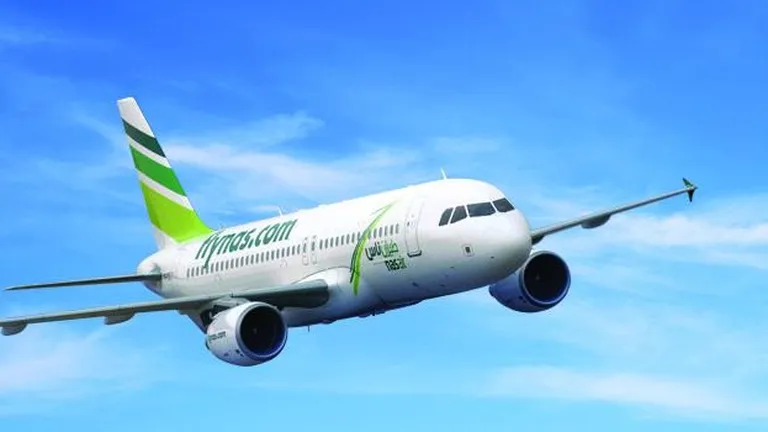 Linie aeriana din Arabia Saudita cauta 20 de insotitoare de zbor in Romania. Ce salarii ofera