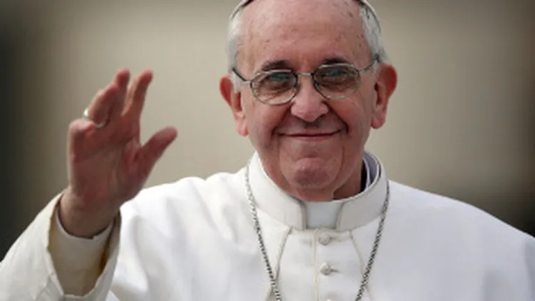 Papa Francisc califica Internetul drept un dar de la Dumnezeu