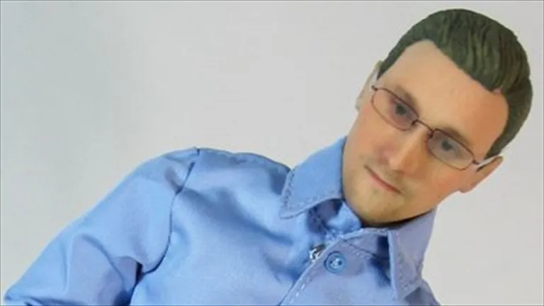 Papusa Edward Snowden, pusa in vanzare in SUA. Ce pret are jucaria