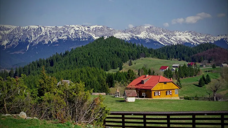 Turism rural la 1.360 m inaltime: Cum arata locul cu o panorama unica in Romania