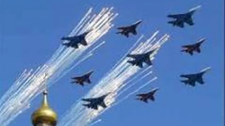 Rusia a trimis zeci de avioane militare in Crimeea