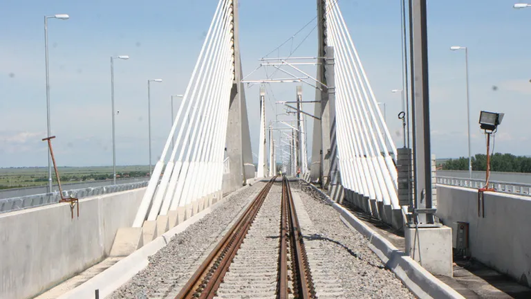 Un tren Sofia-Budapesta ar putea traversa podul Calafat-Vidin