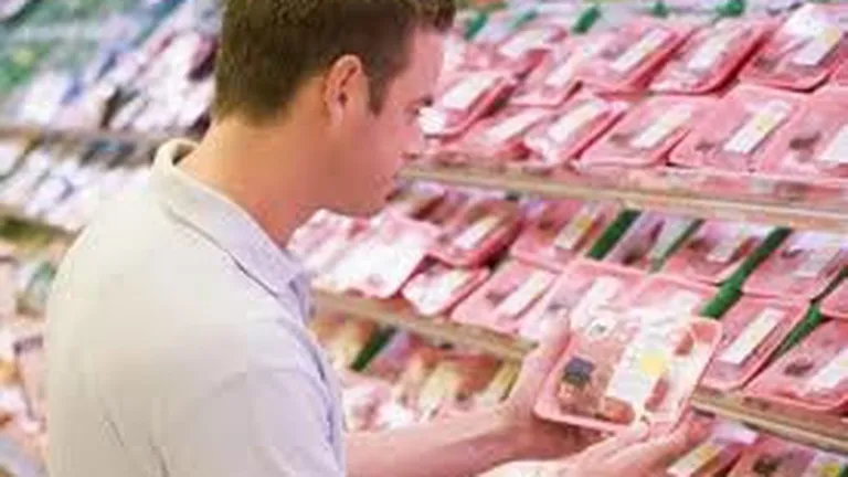 Retea de hipermarketuri din Romania, prejudiciata cu 1 mil. euro la achizitia de carne