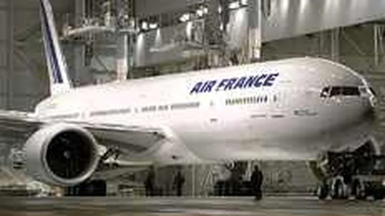 Un avion Air France care zbura la Bucuresti, intors din drum