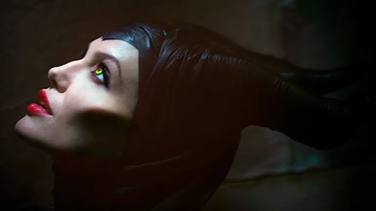 Angelina Jolie si Christian Louboutin lanseaza o gama de pantofi, inspirata din filmul Maleficent