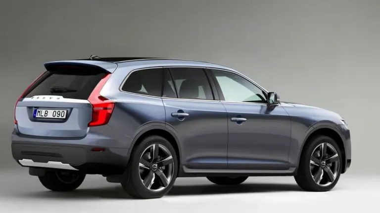 Volvo lanseaza SUV-ul XC90, in incercarea de a tine pasul cu competitorii de pe piata auto premium