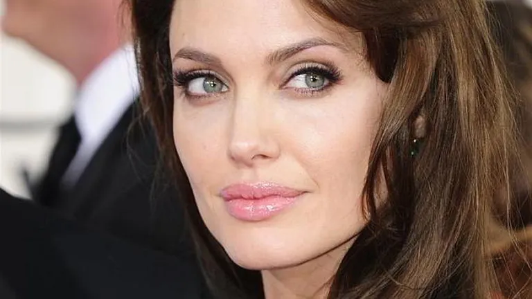 Angelina Jolie nu isi va cumpara casa la Londra daca laburistii introduc impozitul pe vile