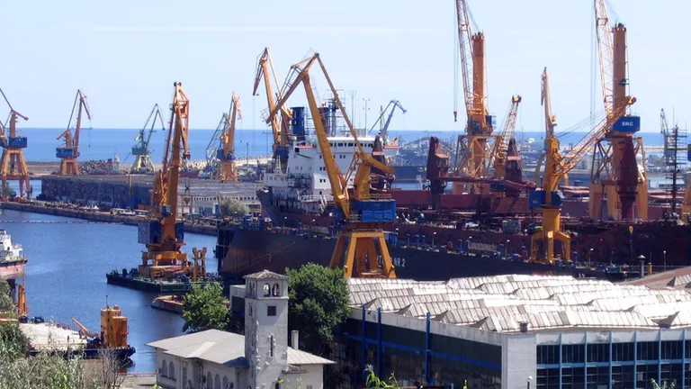 Operatorii portului Constanta cer revocarea CA si a conducerii executive a companiei care administreaza portul