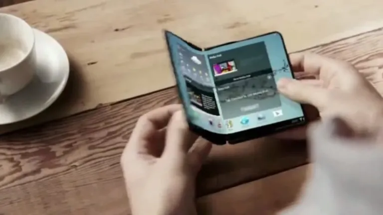 Samsung vrea sa lanseze smartphone-ul pliabil