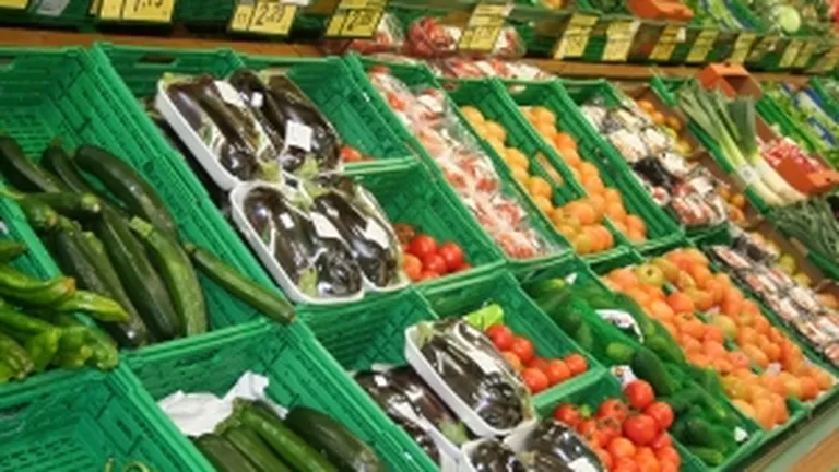 Ungurii vor fi atrasi la cumparaturi in Romania dupa viitoarea reducere a TVA la alimente