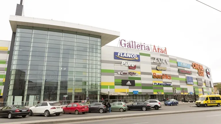 Mallul Galleria Arad, parasit dupa inchiderea hipermarketului Cora