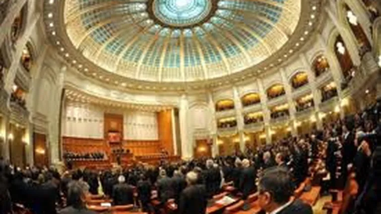 Parlamentul a respins motiunea de cenzura