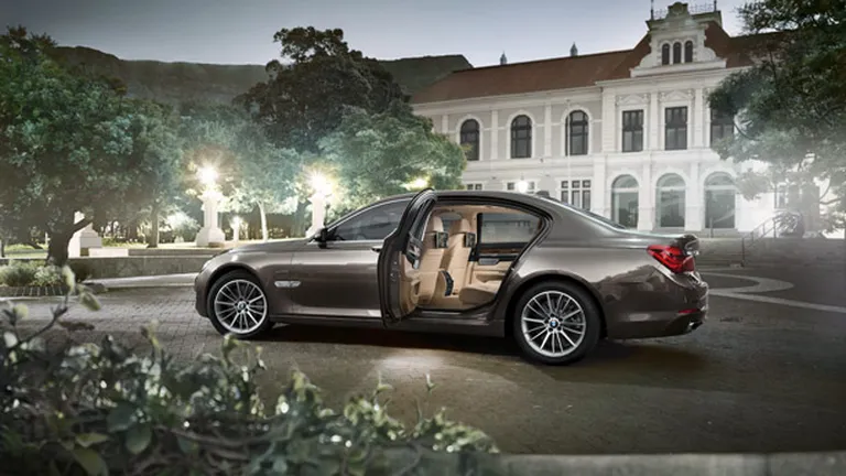 BMW a lansat noul model seria 7. Vezi ce stie sa faca (Foto)