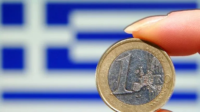 Grecia ar putea introduce o nouă monedă in paralel cu euro