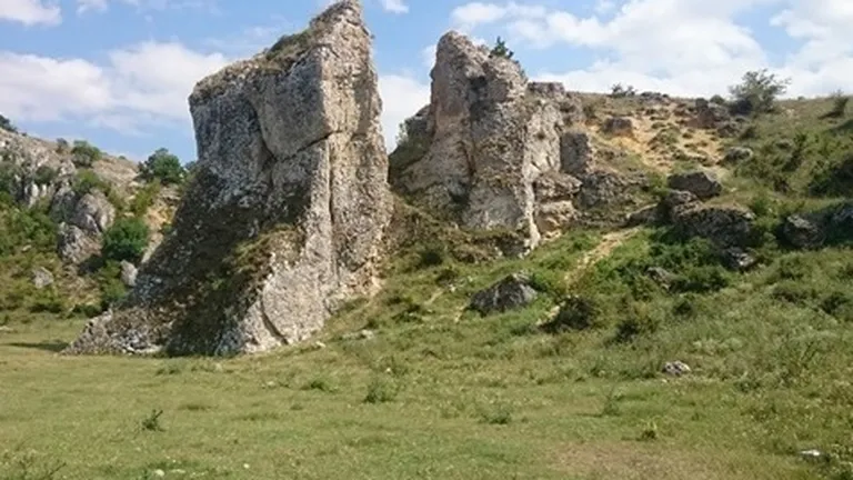 Surpriza neplacuta a turistilor care viziteaza una dintre cele mai vechi zone din Romania (Foto-Video)
