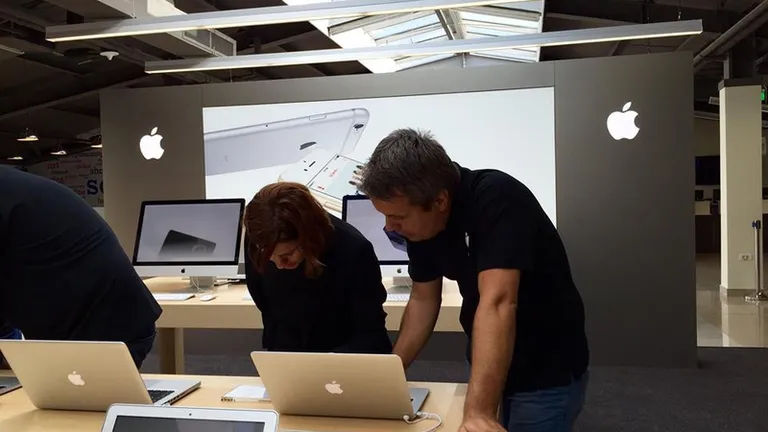 Emag a investit 1 milion de dolari in primul Apple Shop din Romania